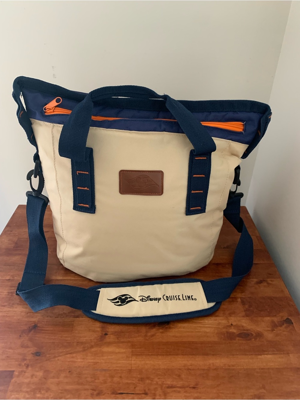 Disney Cruise Line Cream and Navy Insulated Cooler/Lunch Bag